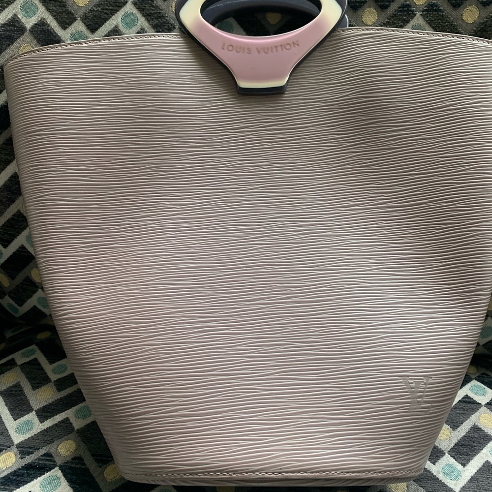 🎉HP🎉 Louis Vuitton Epi Leather Noctambule Lilac